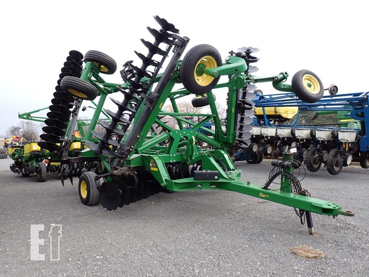 john-deere-2623-image-3
