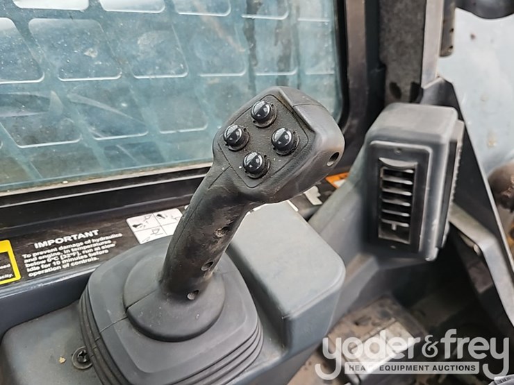 2024-deere-325g-image-26