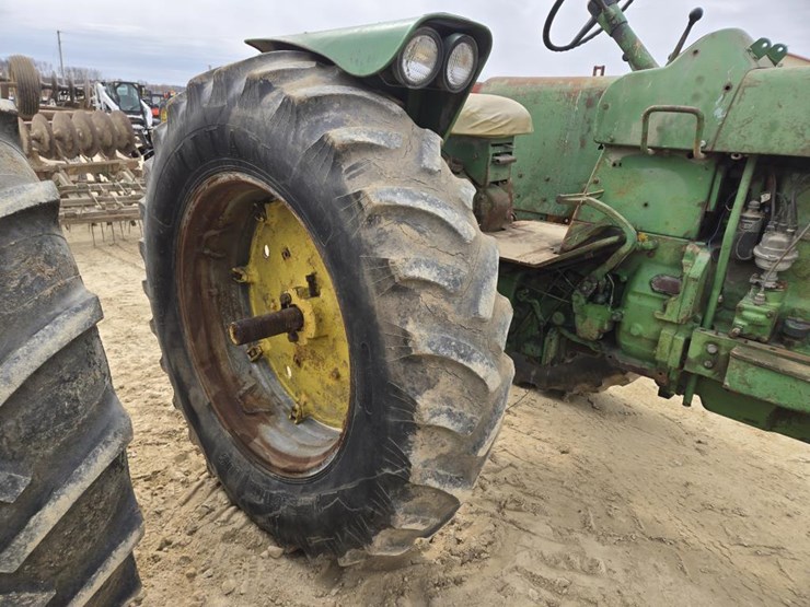 john-deere-3010-image-7