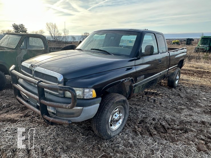 1999-dodge-ram-2500-image-1