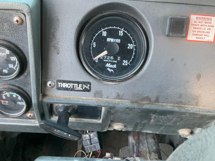 1989-mack-dm690s-image-13