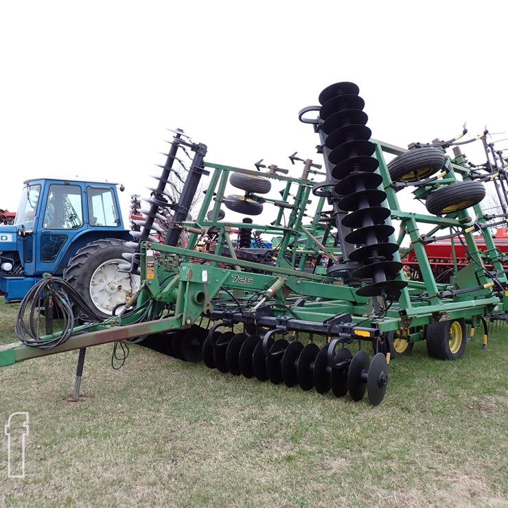 JOHN DEERE 726