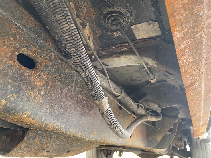 2012-chevrolet-2500hd-image-25