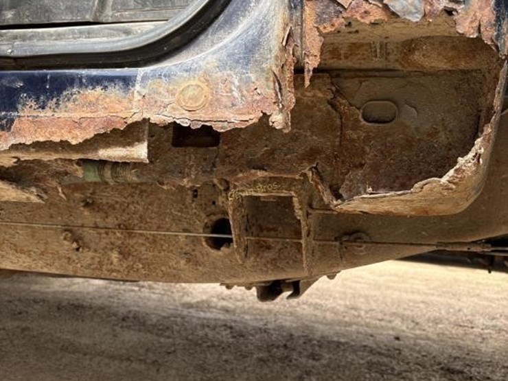 2009-chevrolet-3500-image-9