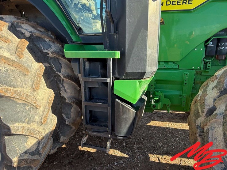 2020-john-deere-8r-410-image-18