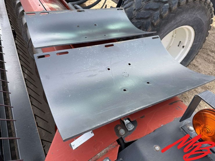 hesston-8450-image-31