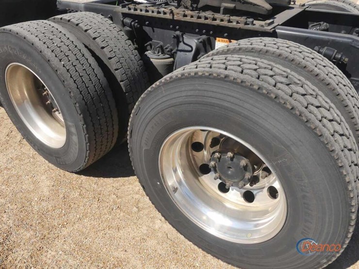 2023-freightliner-cascadia-116-image-4