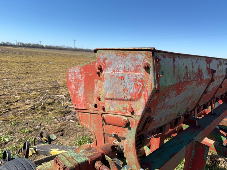 #42473-•-levee-squeeze-w/seeder-109-image-44