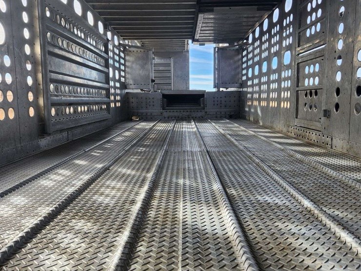 2014-merritt-53'-x-image-28