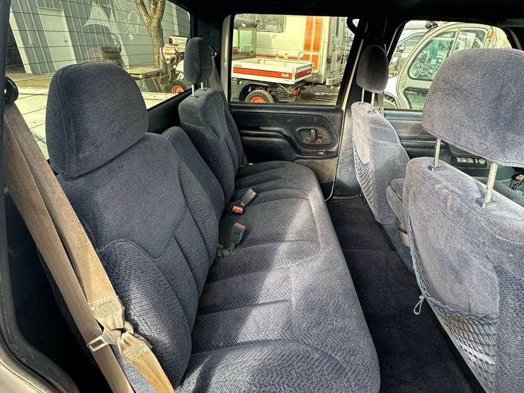 1997-gmc-3500-image-38