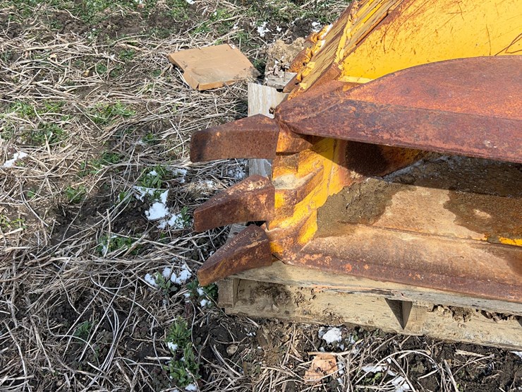 john-deere-12-image-2