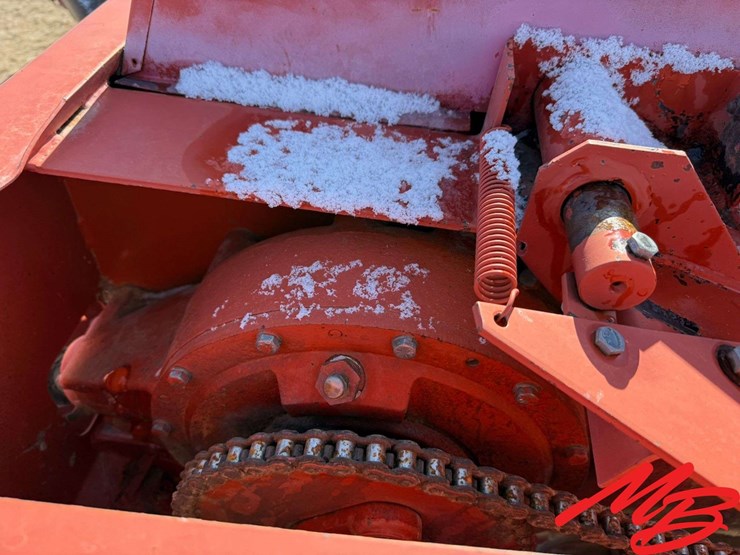 hesston-4570-image-12