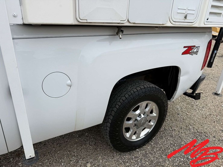 2014-chevrolet-silverado-2500-image-21