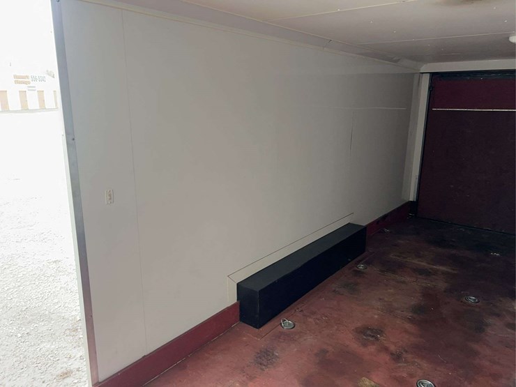 2016-stealth-viper-24'-enclosed-trailer-image-54