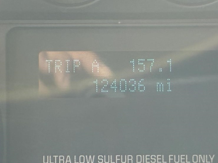 2013-ford-f650-xlt-image-21