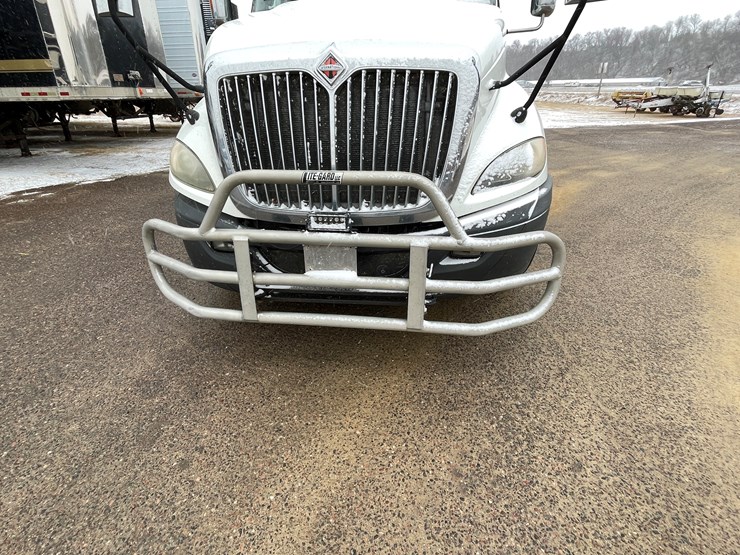 2016-international-prostar-image-28