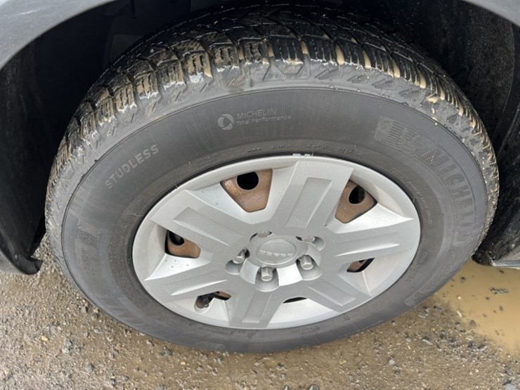 2012-dodge-grand-caravan-image-17