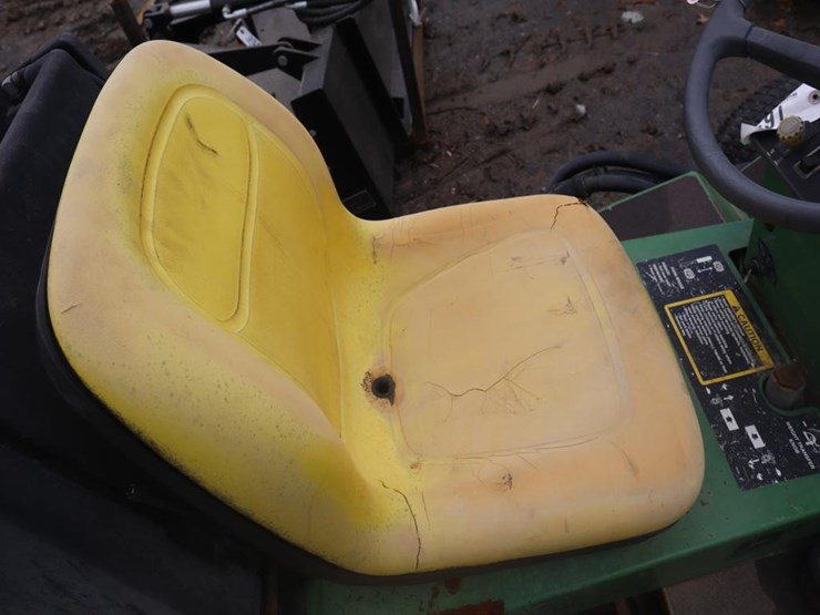 john-deere-golf-course-mower-image-14