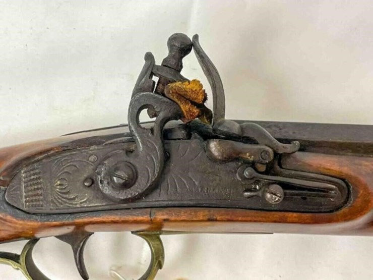 vintage-flitnlock-musket-rifle-image-5