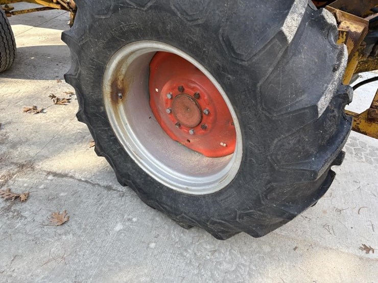 case-construction-king-480-industrial-tractor-image-6