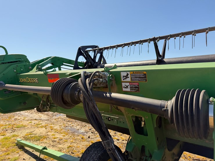 2013-john-deere-630d-image-17