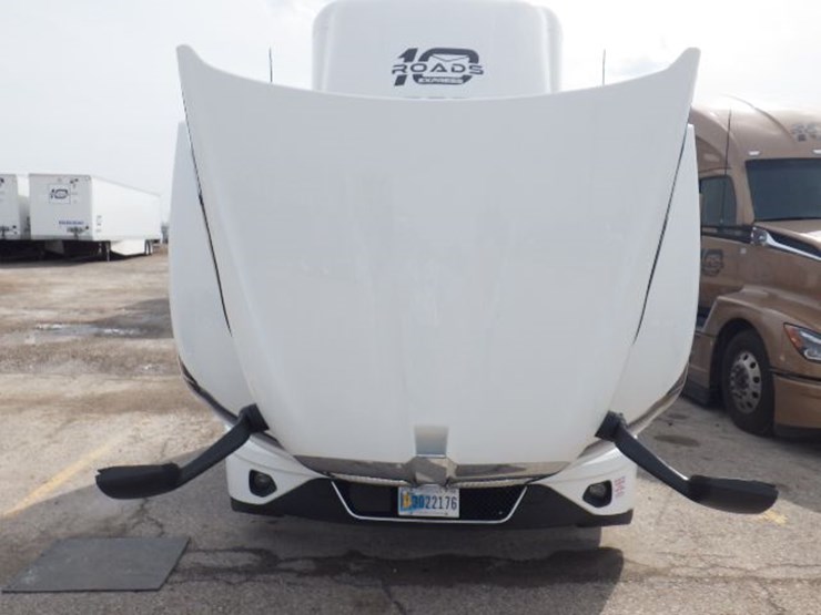 2024-kenworth-t680-image-21