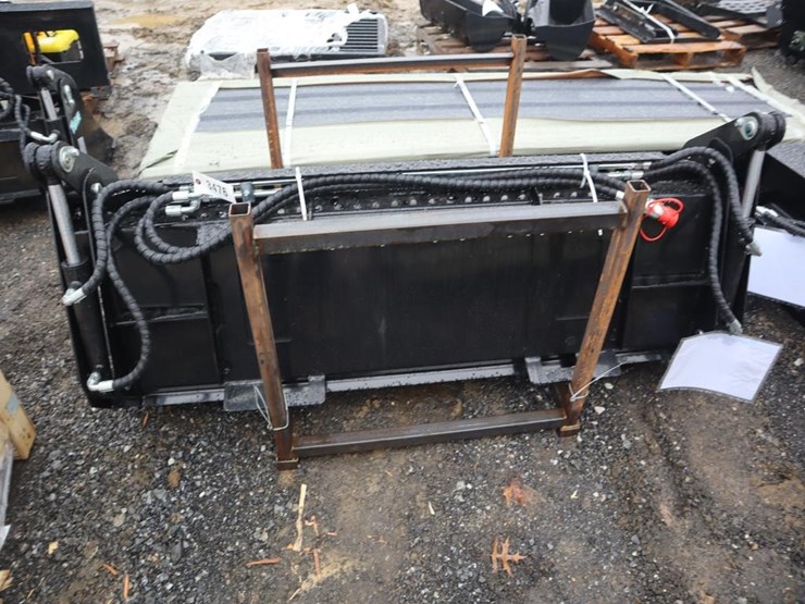 future-skid-steer-4-in-1-bucket-image-4