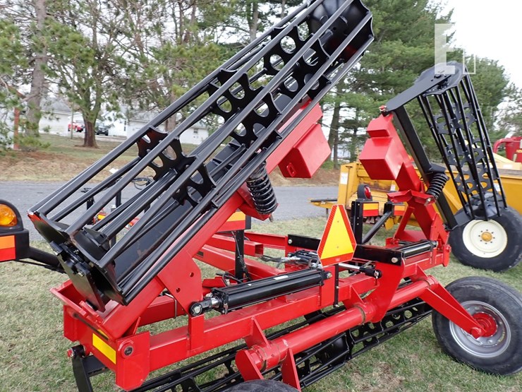 2020-case-ih-crumbler-110-image-10