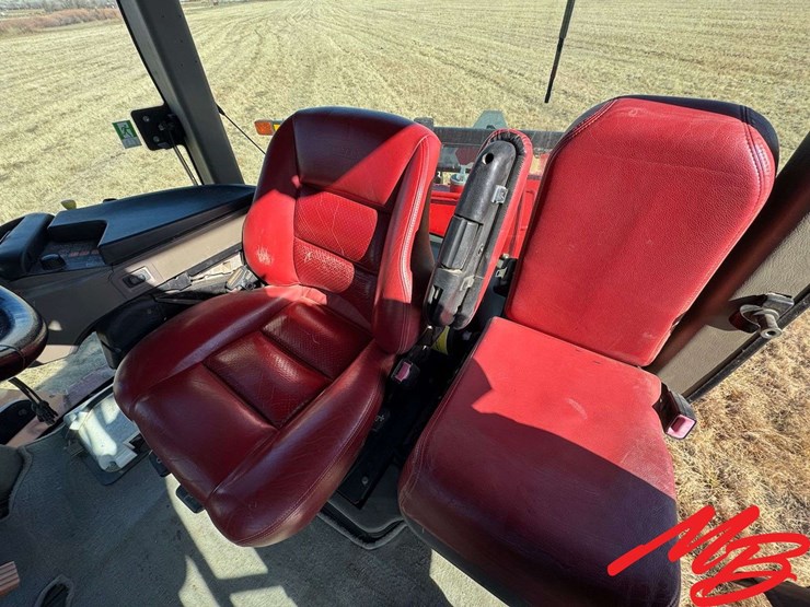 2014-case-ih-400-image-15