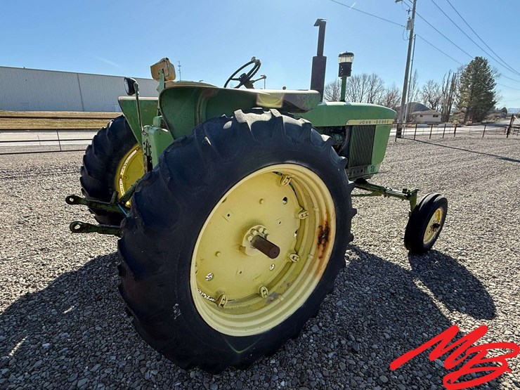 john-deere-3010-image-4