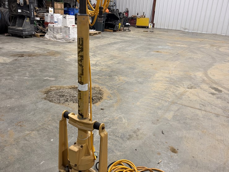 #37050-•-**-spectra-precision-laser-plane-w/control-system-image-1