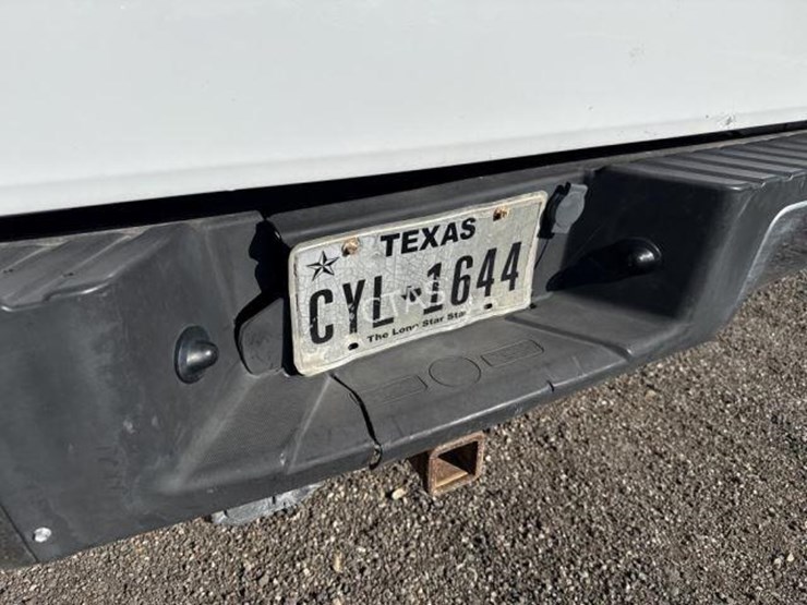 2013-ford-f150-xl-image-9