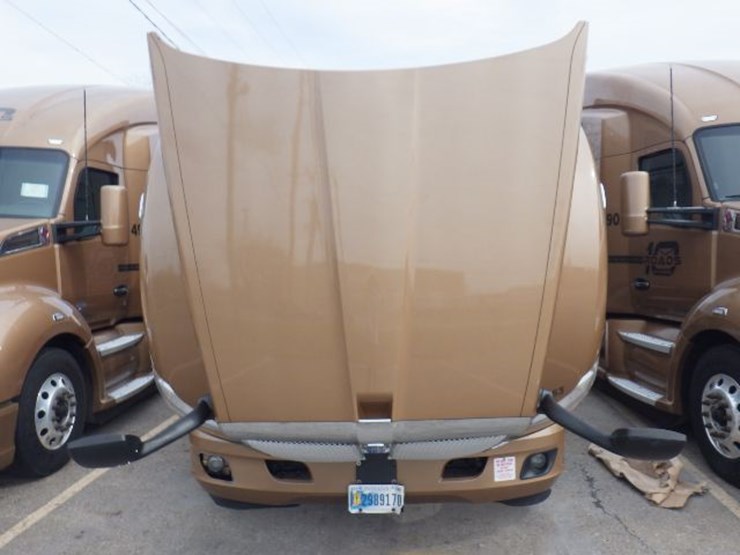 2022-kenworth-t680-image-25