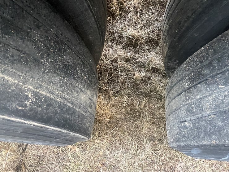 1999-utility-53'-image-45