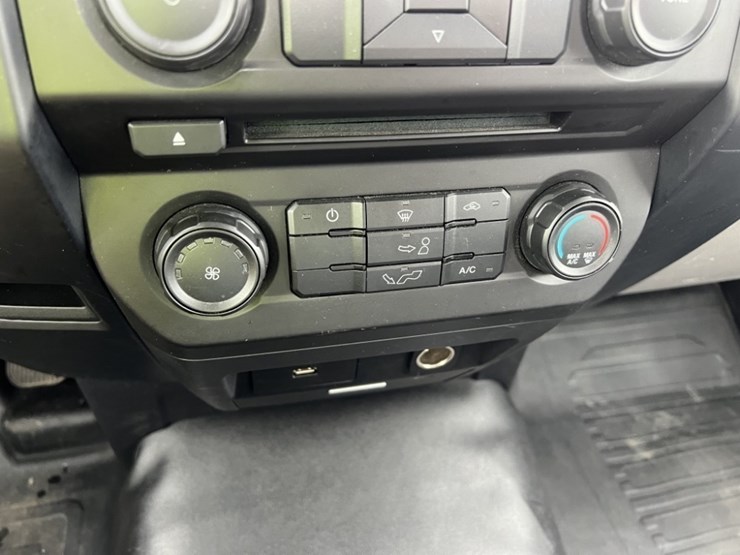 2016-ford-f150-image-28