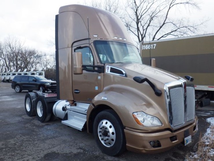 2022-kenworth-t680-image-2