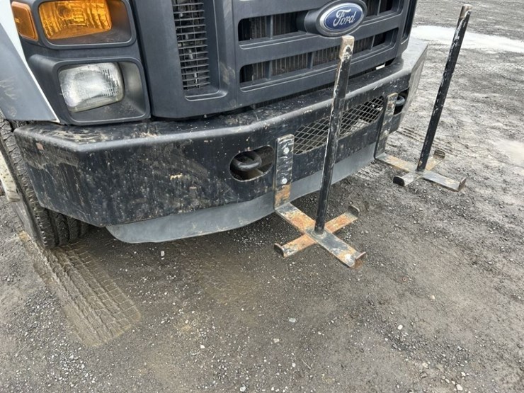 2010-ford-f550-xl-sd-image-36