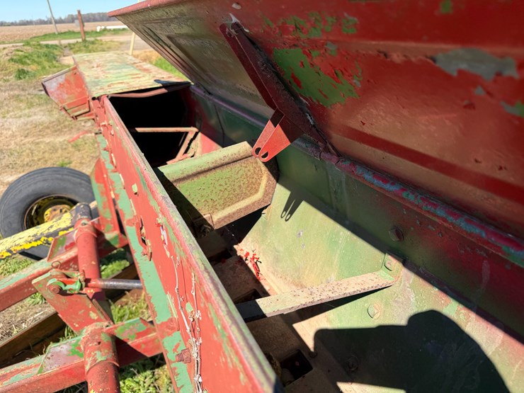 #42473-•-levee-squeeze-w/seeder-109-image-49