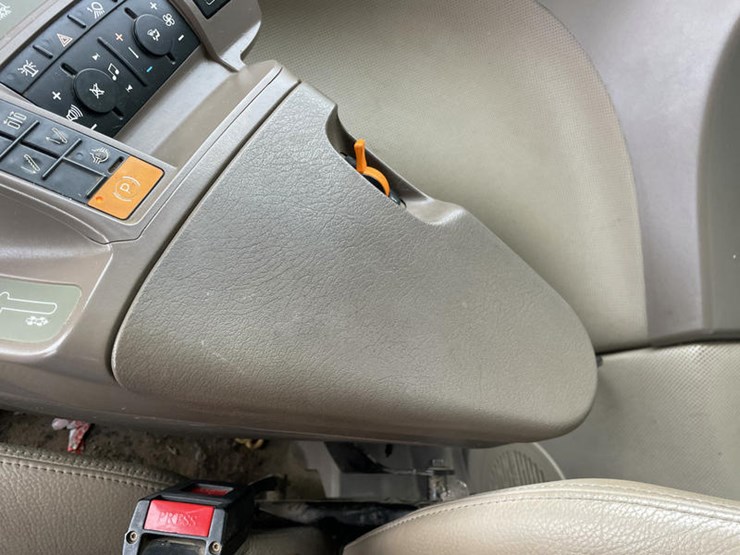 2018-john-deere-r4045-image-77