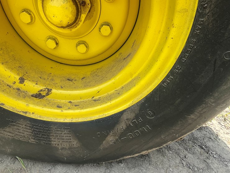 john-deere-7600-image-30