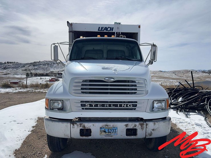 2002-sterling-m8500-image-9