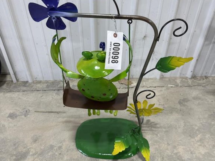 #98-•-swinging-frog-decor-image-2