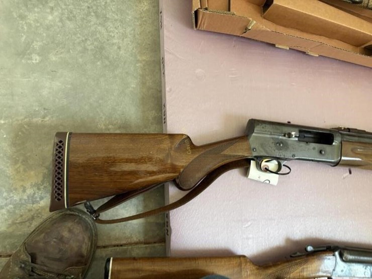 browning-auto-5-magnum-twelve-12ga-shotgun-image-2