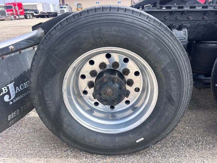 2000-peterbilt-379-image-83