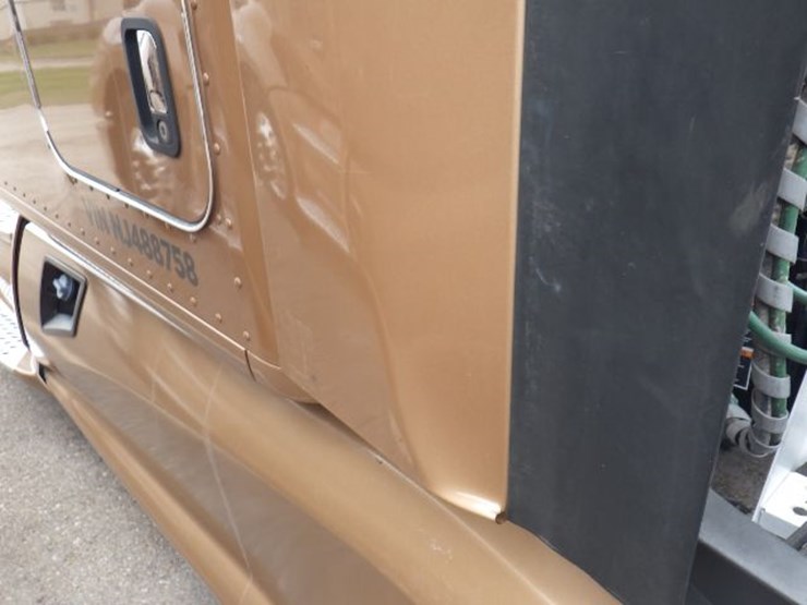 2022-kenworth-t680-image-17