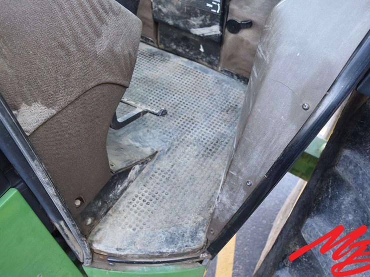 1989-john-deere-4455-image-41