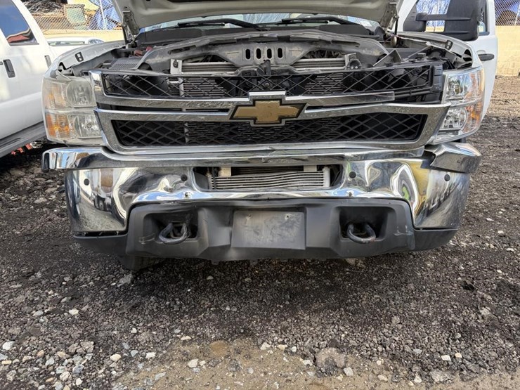 2013-chevrolet-2500-image-5