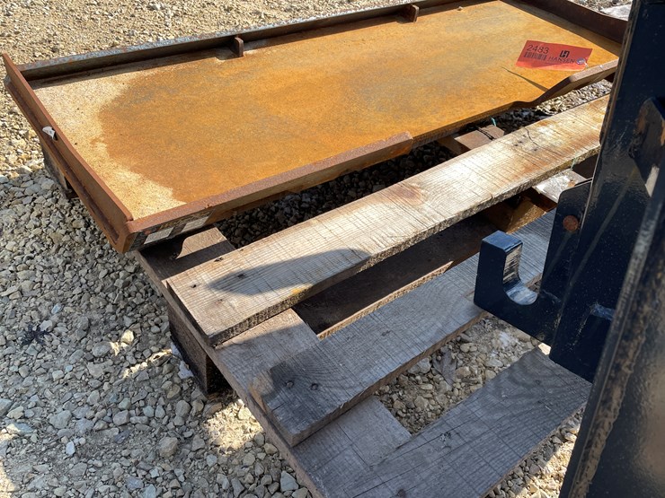 #2483-•-wolverine-skid-steer-mount-plate-image-5