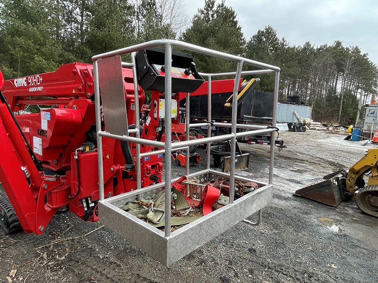 #1000-•-2024-cmc-90hd+-lift-(fall-creek,-wi)-image-14