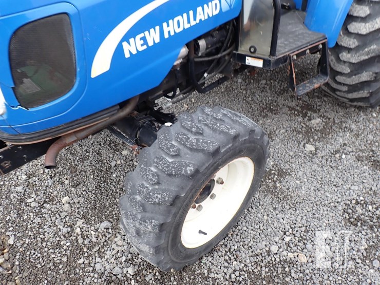 new-holland-35-image-3
